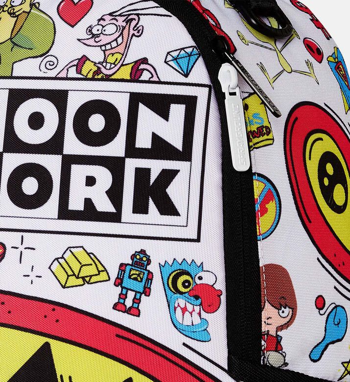 حقيبة ظهر فرو صناعي ورسومات غرافيتي