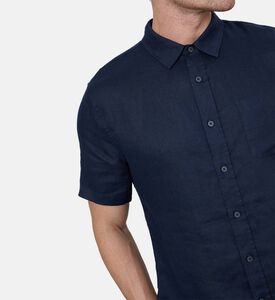 قميص بأكمام قصيرة بصف أزرار