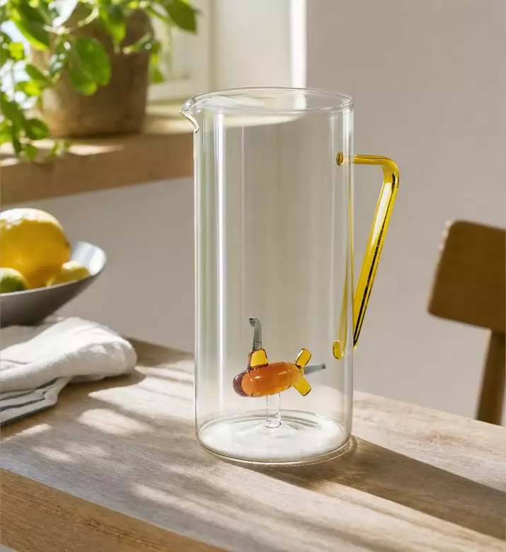 Wd Lifestyle Submarine Borosilicate Carafe, Model View