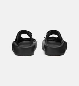 صندل بنعل سميك بمقدمة مدببة