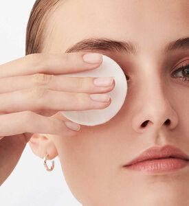 مزيل مكياج العيون من بي فاسيل كلين كير