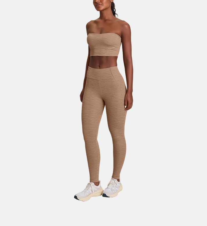 LIVE! Wavy-print Fitted Bandeau Top, Beige, L, Model View LIVE! Wavy-print Fitted Bandeau Top, Beige, L, Model View
