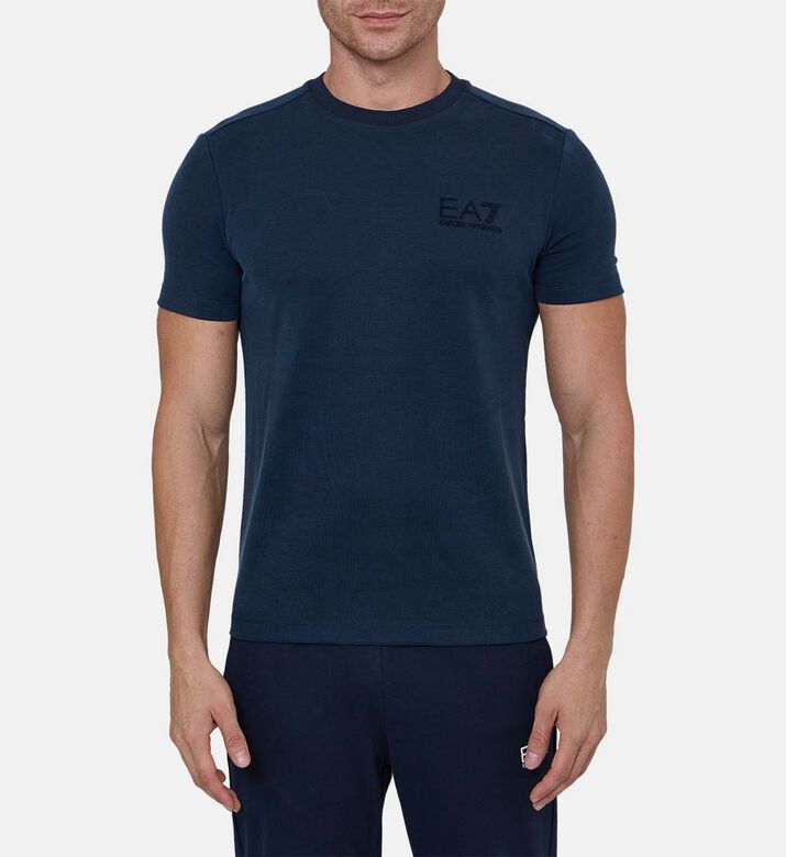 تيشيرت بياقة دائرية وبتطريز شعار