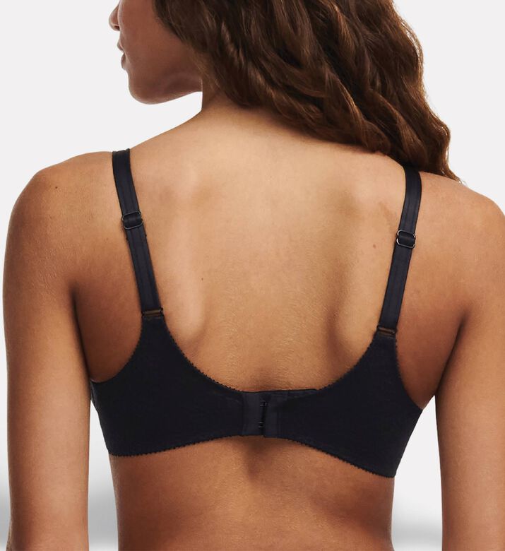 Chantelle Lace Underwire T-shirt Bra, Black, 105, E, Model View