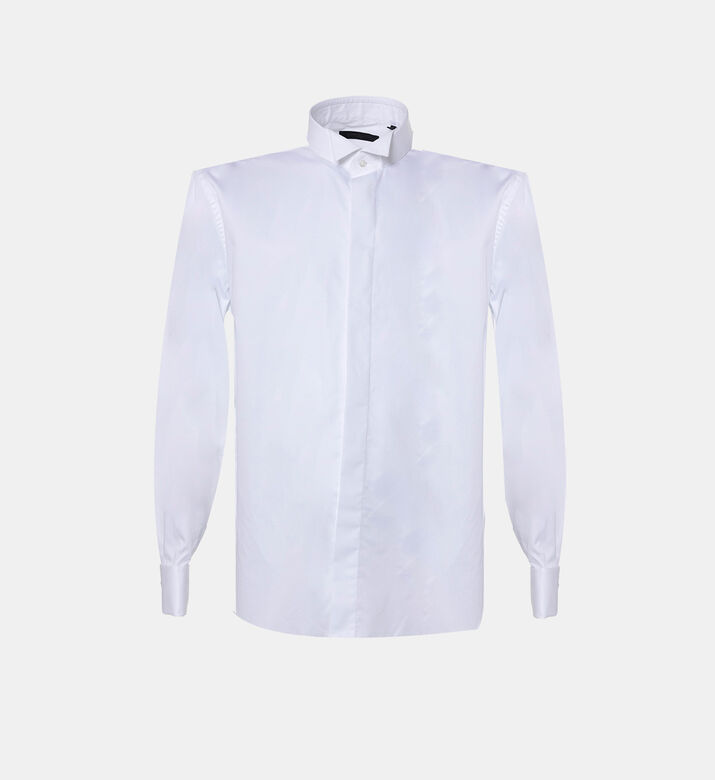 قميص بأكمام طويلة بقصة مناسبة