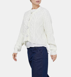 جاكيت صوف قصير بأزرار