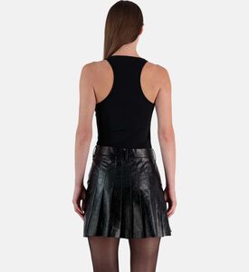 بلوزة بدون أكمام بتفاصيل خيط