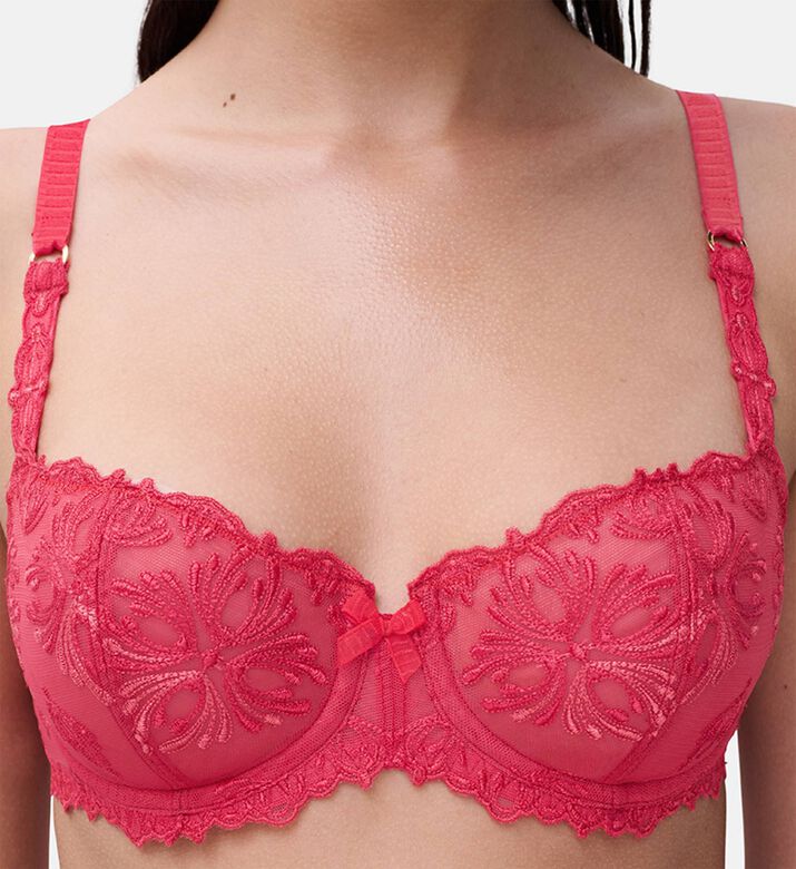 Chantelle Bra, Red, 85, D, Model View
