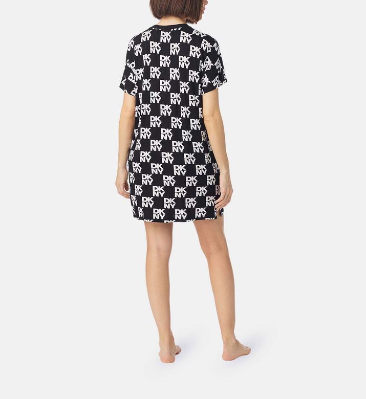 قميص نوم بطبعة شعار على كامله