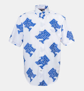 قميص بطبعة أحرف العلامة بأزرار أمامية