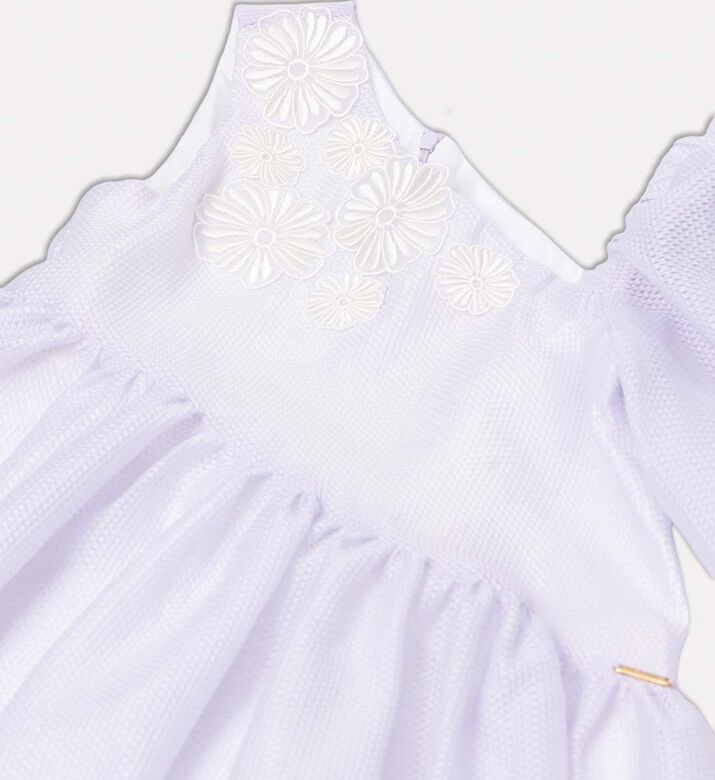 فستان غير متماثل مزين بتطريزات أزهار