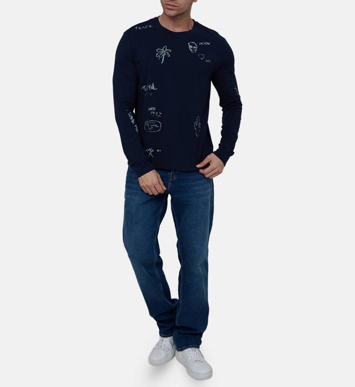 تيشيرت بياقة دائرية طويلة الأكمام