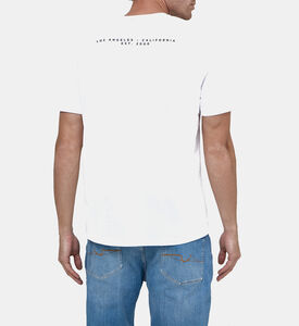 تيشيرت بطبعة كبيرة