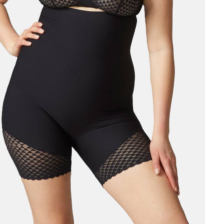 Scalloped Edges Shaper Shorts