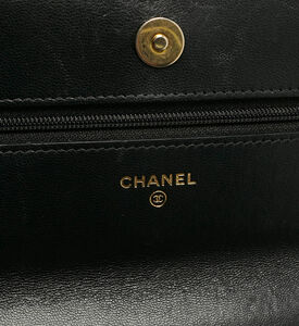 Chanel Preowned Coco Chanel Quilted Leather Flap Wallet, Packshot View