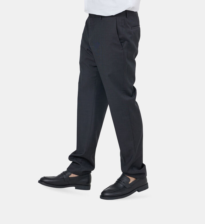 بنطال بصوف بكر وقصة تضيق نحو الأسفل