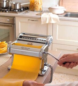 صانعة المعكرونة الكلاسيكية أطلس 150