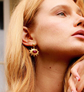 Ottoman Hands Earng Zand Ruby, Packshot View