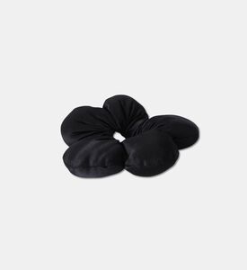 StickyBestie Scrunchie Flower, Black, Packshot View