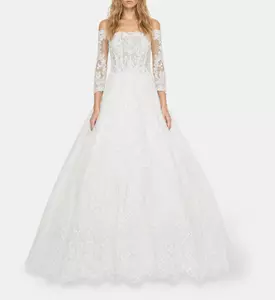 AAVVA Dress Hazar, Model View
