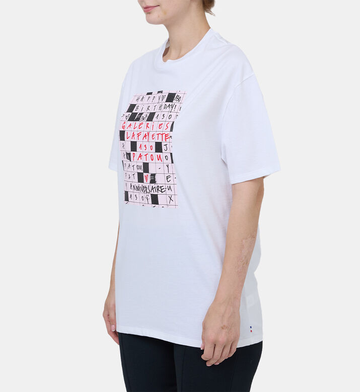 تيشيرت بأكمام قصيرة بطبعة كلمات متقاطعة