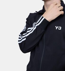 بلوزة رياضية ب 3 خطوط