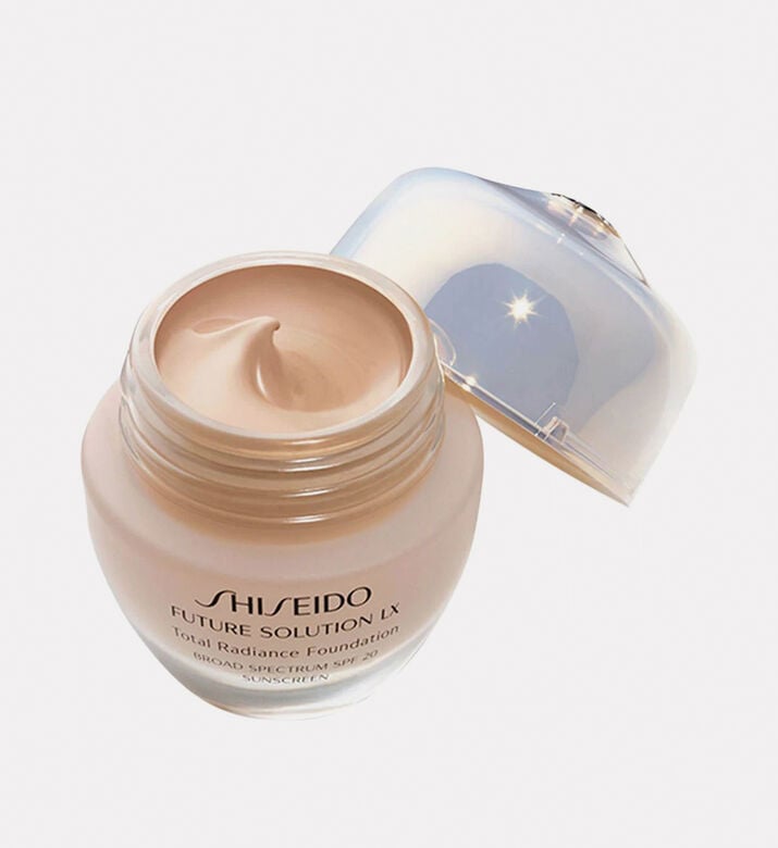 Shiseido Total Radiance Foundation Spf 20, 4-rose, Packshot View