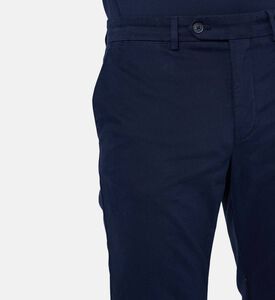 بنطال تشينو ساندرسون بقصة كلاسيكية