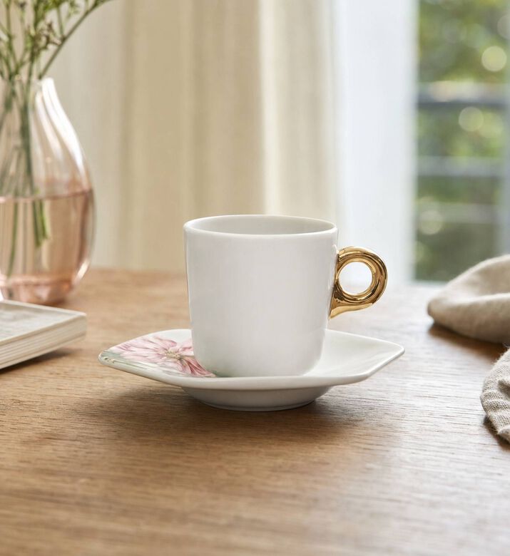 Essenza Espresso Cup And Saucer, Off-white, 9-cl, Model View