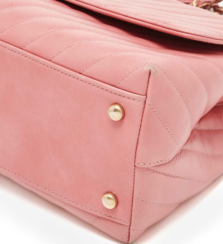 Chanel Chanel Chevron Leather Small Coco Top Handle Bag Preowned, Packshot View Chanel Chanel Chevron Leather Small Coco Top Handle Bag Preowned, Packshot View