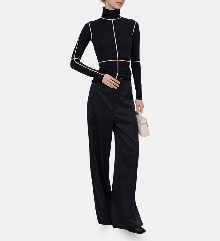 Contrasting Seams Fitted Top
