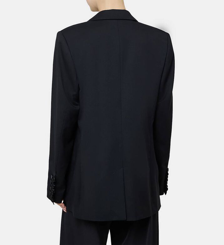 جاكيت بياقة بطية ساتان بصفي أزرار