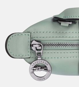 حقيبة جلد صغيرة إكس إس