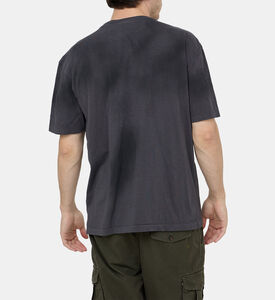 تيشيرت مصبوغ بشكل غير منتظم بنقشة فنية