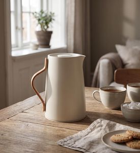 Stelton Emma Vacuum Tea Steel Jug, Packshot View