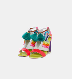 صندل مزين بطائر متعدد الألوان