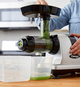 عصارة كرفس منخفضة السرعة تعمل بالمضغ