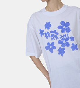 تيشيرت بقصة مربعة بأكمام قصيرة