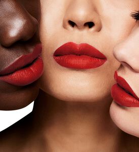 أحمر شفاه ساتان غير لامع عالي الصبغة