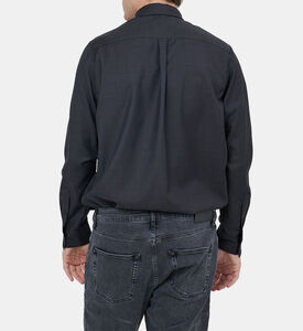 قميص بجيبين وغطاء قلاب