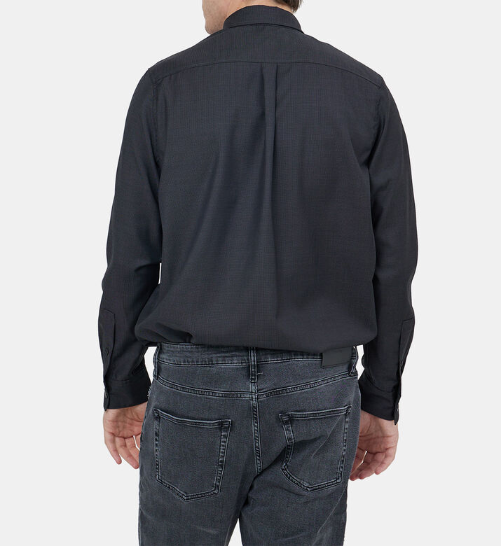 قميص بجيبين وغطاء قلاب