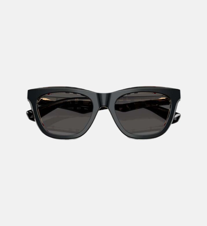 نظارات شمسية لامعة بتصميم كات آي 53