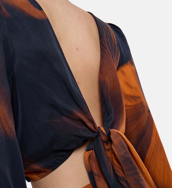 Niluu Floral-print V-neck Cropped Top, Model View