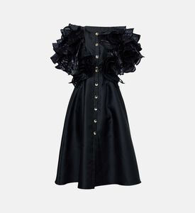 فستان شفاف مزين بتطريزات