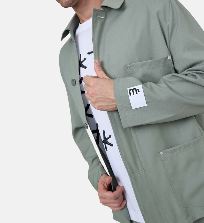 جاكيت متعدد الجيوب