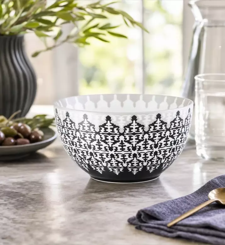 Images D'Orient Safra Porcelain Round Bowl M, Model View