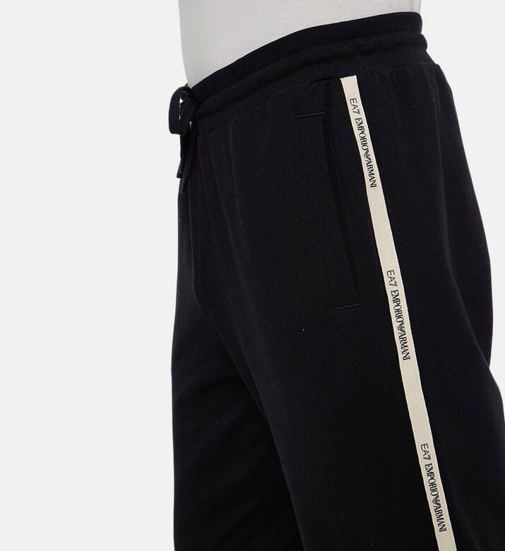 EA7 Pant, Model View