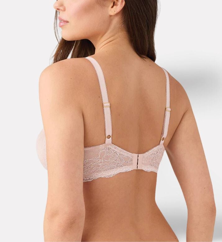 Wacoal Plunge Lace Underwire Bra, Model View