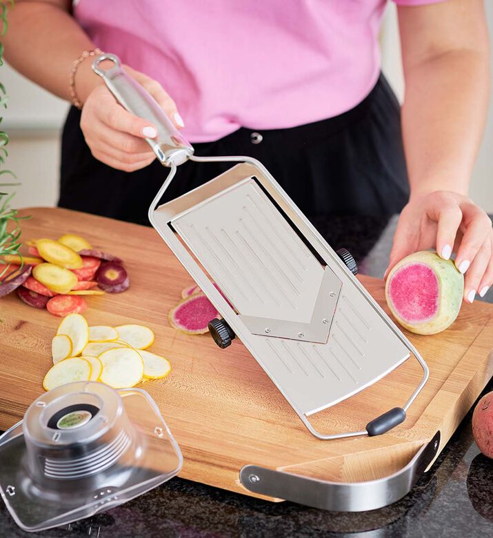 Roesle Adjustable V-slicer, Packshot View Roesle Adjustable V-slicer, Packshot View