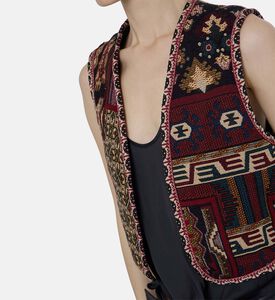 Ba and Sh Vest Elton, Model View